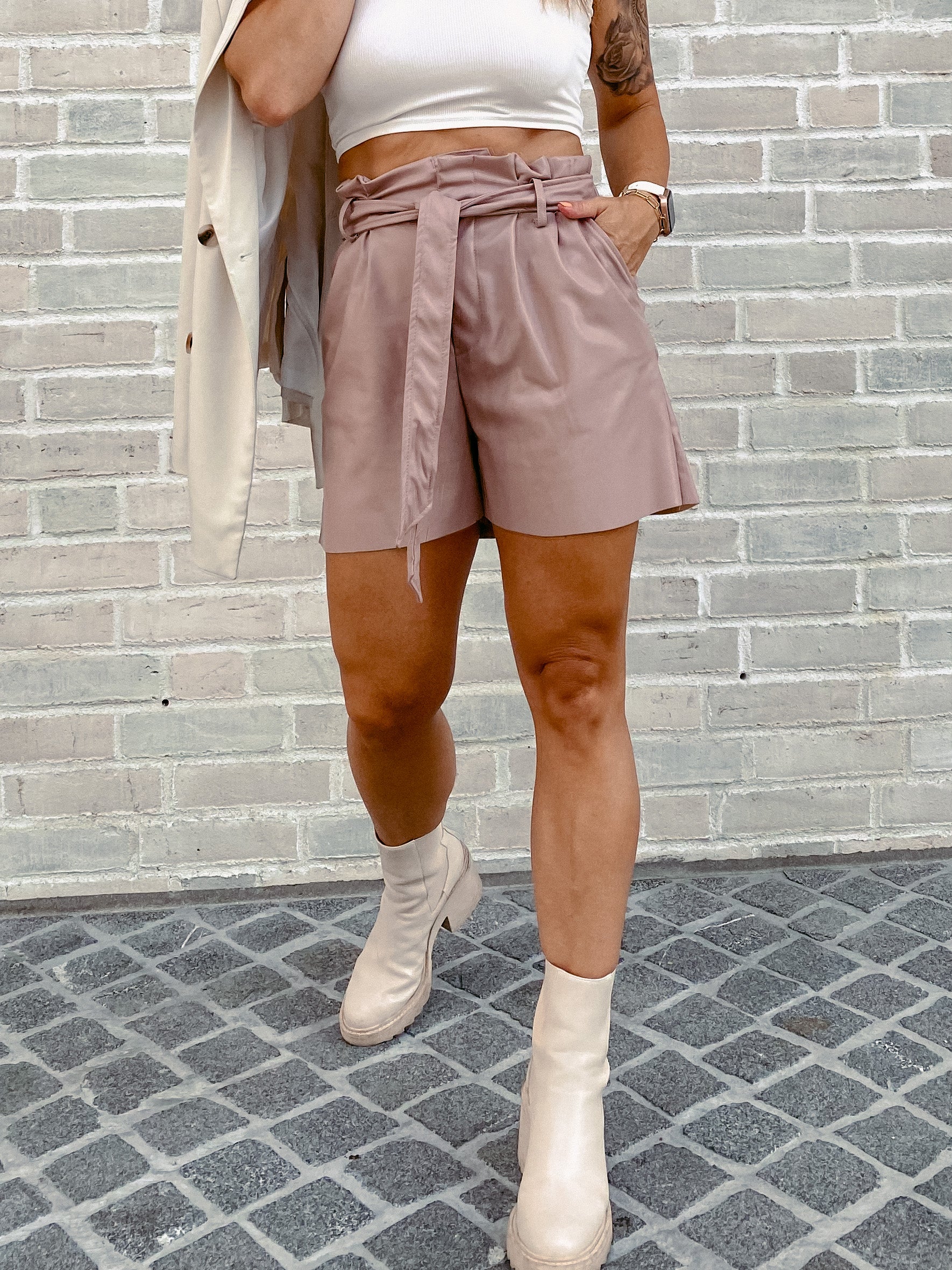 Vegane Paperbag-Shorts