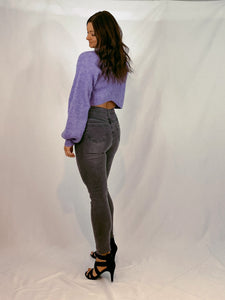 Asymmetrischer Crop-Strickpullover